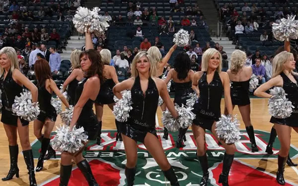 NBA爆大冷，东部决赛出炉！卫冕冠军2-4彻底出局，步行者对手敲定